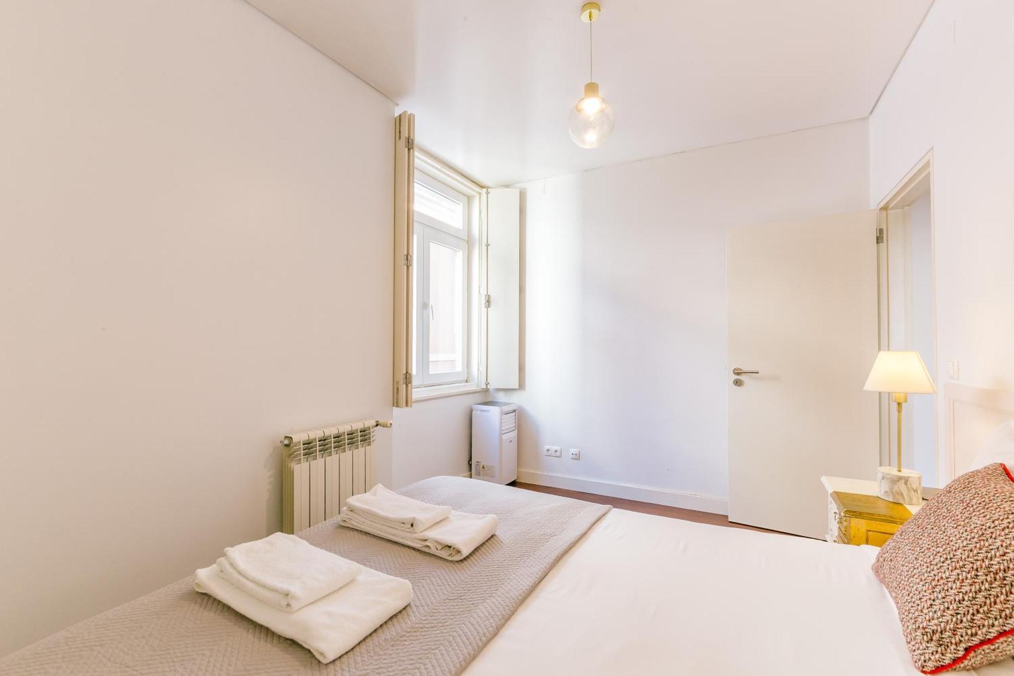 Chiado 2 Bedroom Elegant Apartment Lisbon Luaran gambar