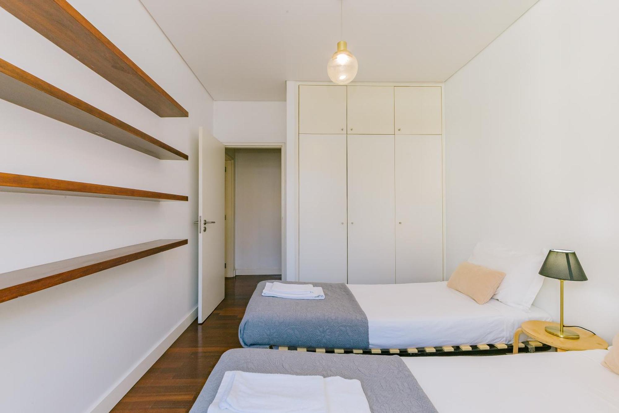Chiado 2 Bedroom Elegant Apartment Lisbon Luaran gambar