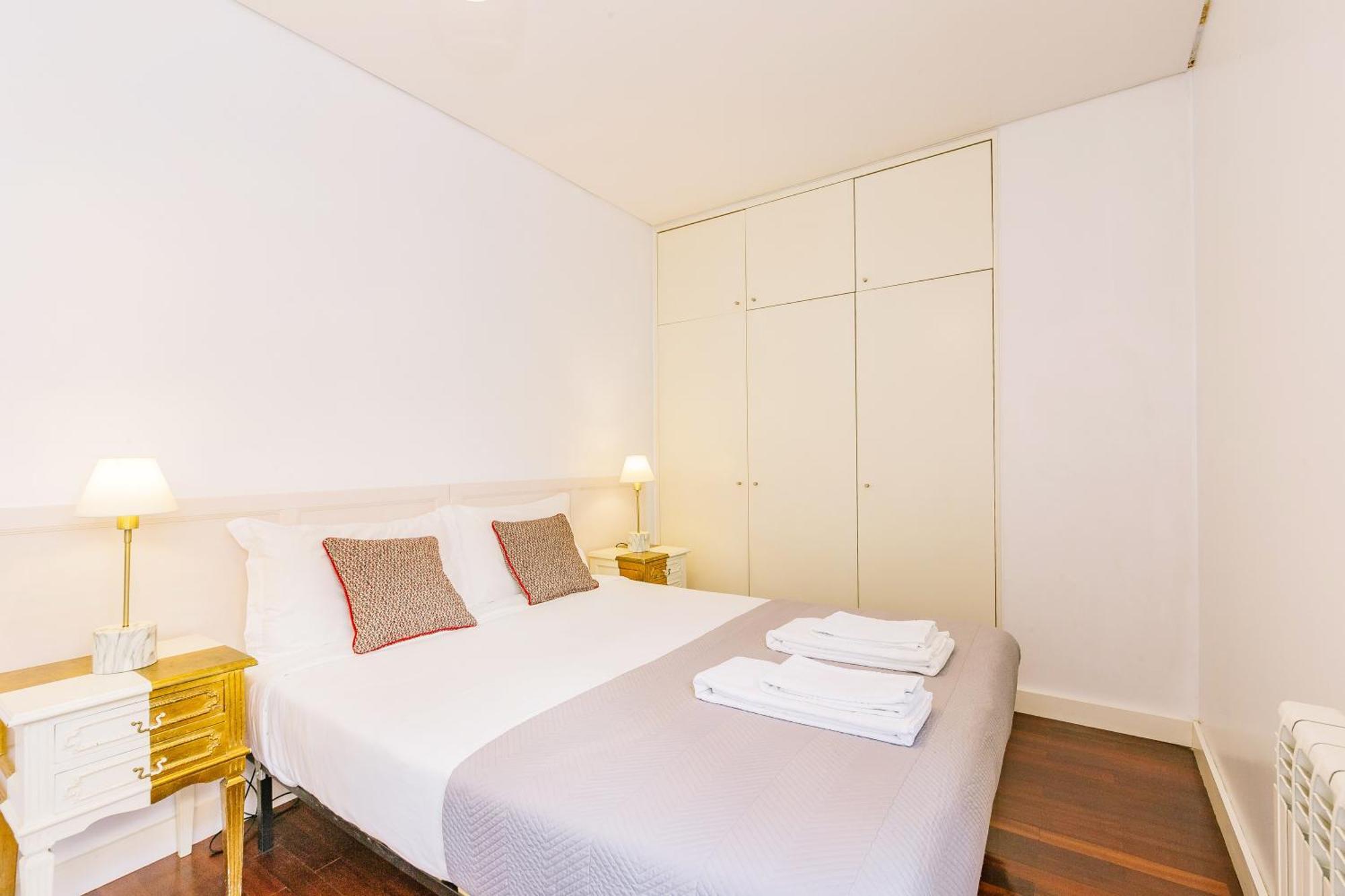 Chiado 2 Bedroom Elegant Apartment Lisbon Luaran gambar